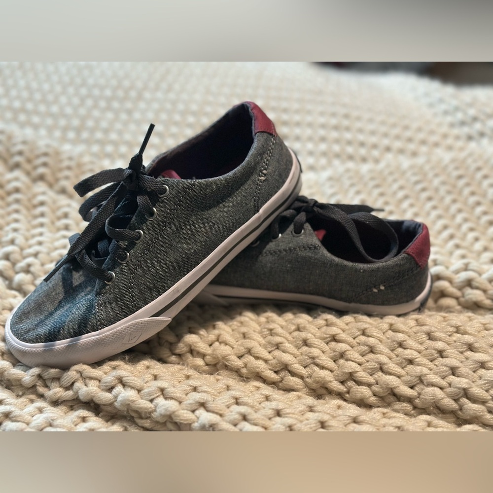 Sperry Gray and Red Sneakers Casual Low-Top